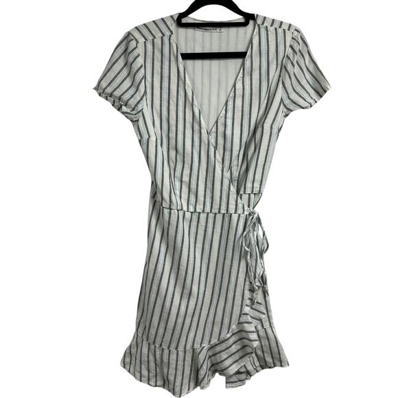 Abercrombie & Fitch Wrapped Dress size Small Striped - Picture 1 of 8